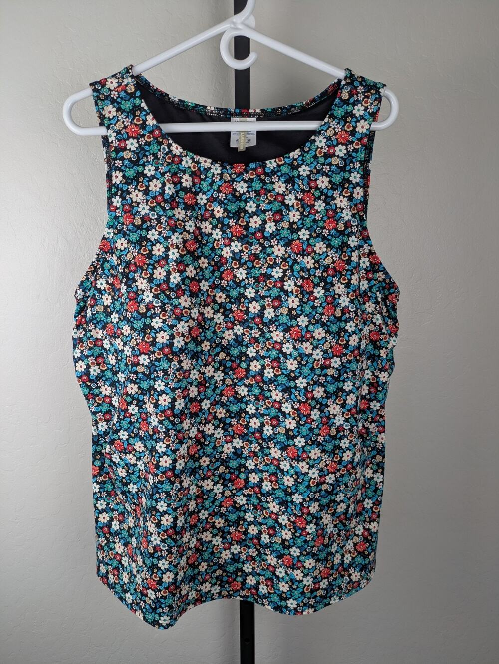Lands' End 22 Long Tankini Swim Top built in bra navy blue colorful floral